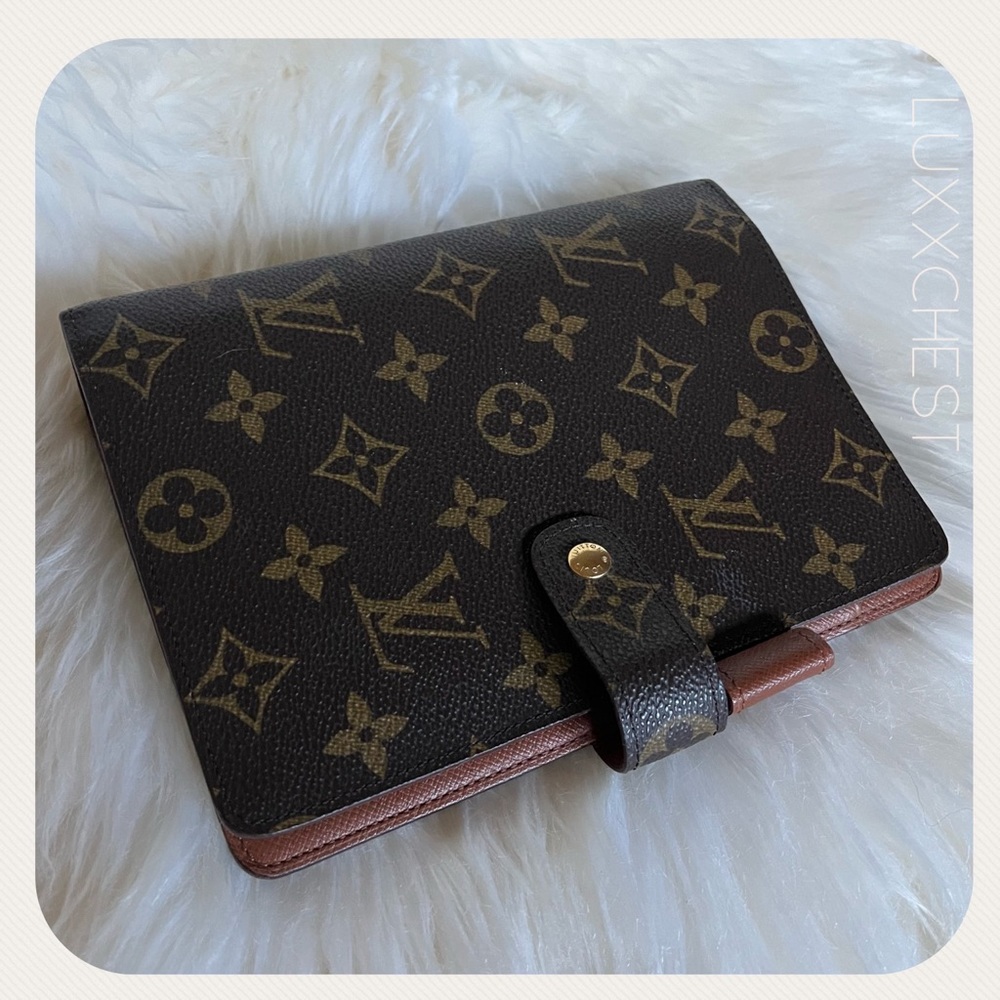 Louis Vuitton MM monogram Agenda .